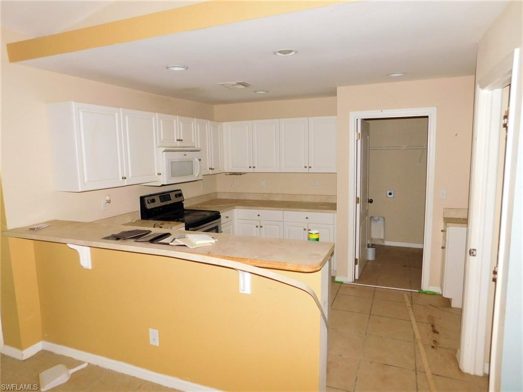 MIRROR LAKES - Residential