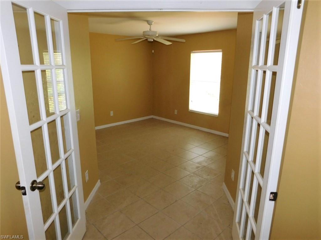 MIRROR LAKES - Residential