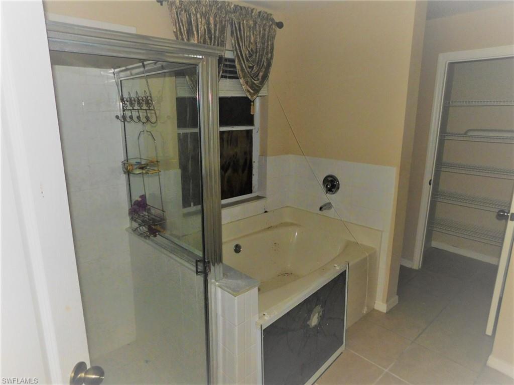 MIRROR LAKES - Residential