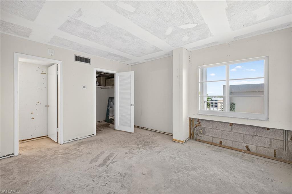 NAPLES CONTINENTAL - Residential