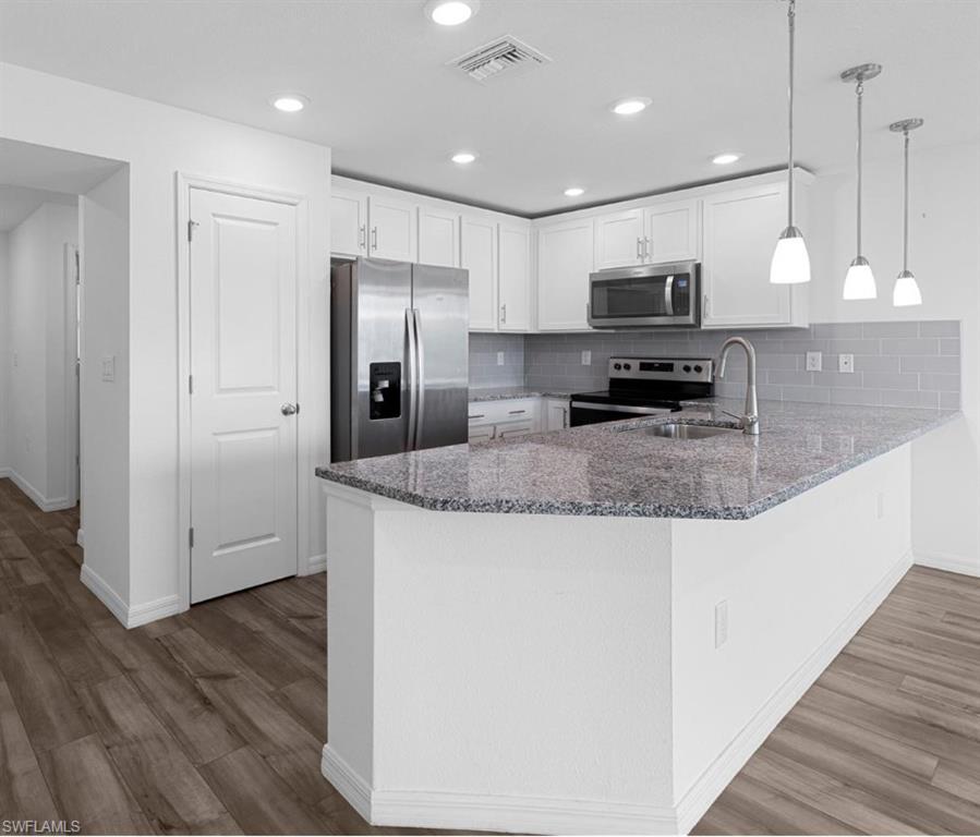 BAYSHORE COMMONS - Residential