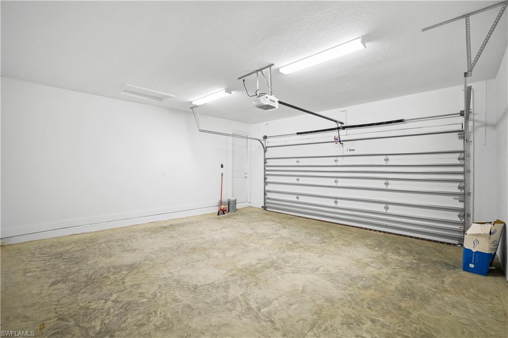 MAPLE RIDGE - Residential