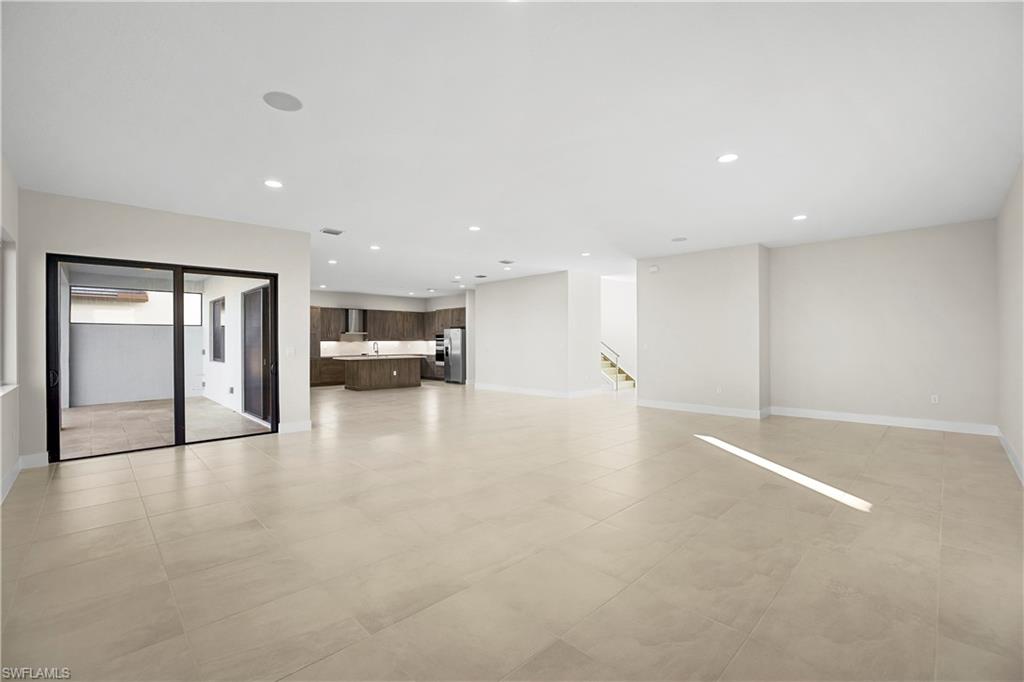 MAPLE RIDGE - Residential