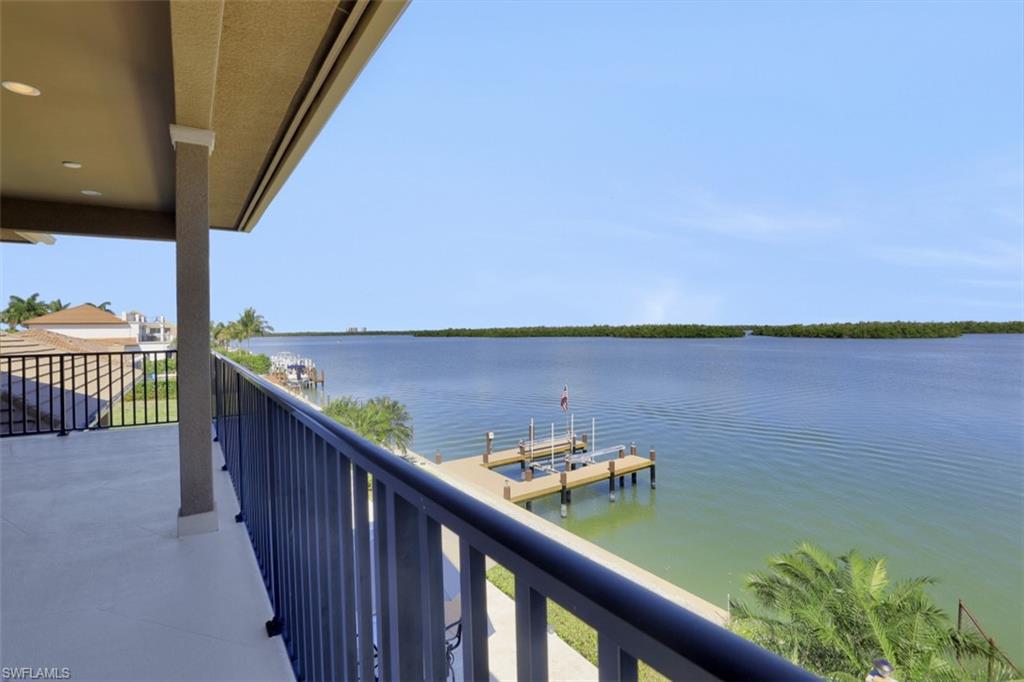 MARCO BEACH - Residential