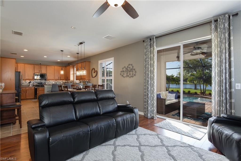 MAGNOLIA LAKES - Residential