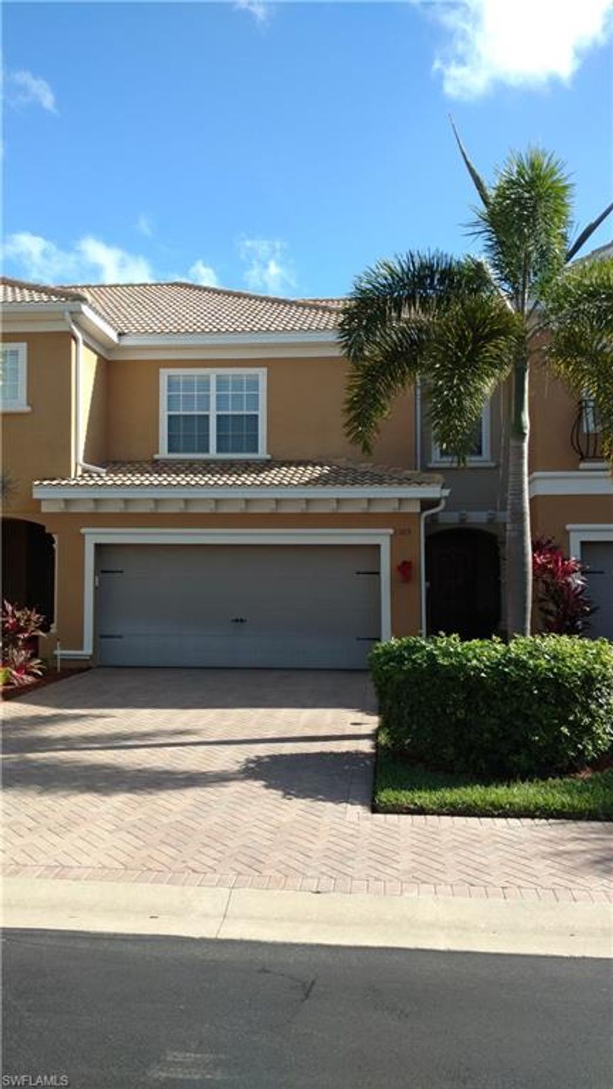 Better then new, well maintained townhome. This home features upgraded tile through out first floor, silestone counter tops through out, stainless steel appliances, crown molding, upgraded light fixtures and fans, privacy fences between lania, almost new washer/dryer with remaining of 5 year warranty, A/C maintained yearly. This home is spotless and move in ready. Community fees included, cable, HD, internet, water/sewer!!! Will not last long.