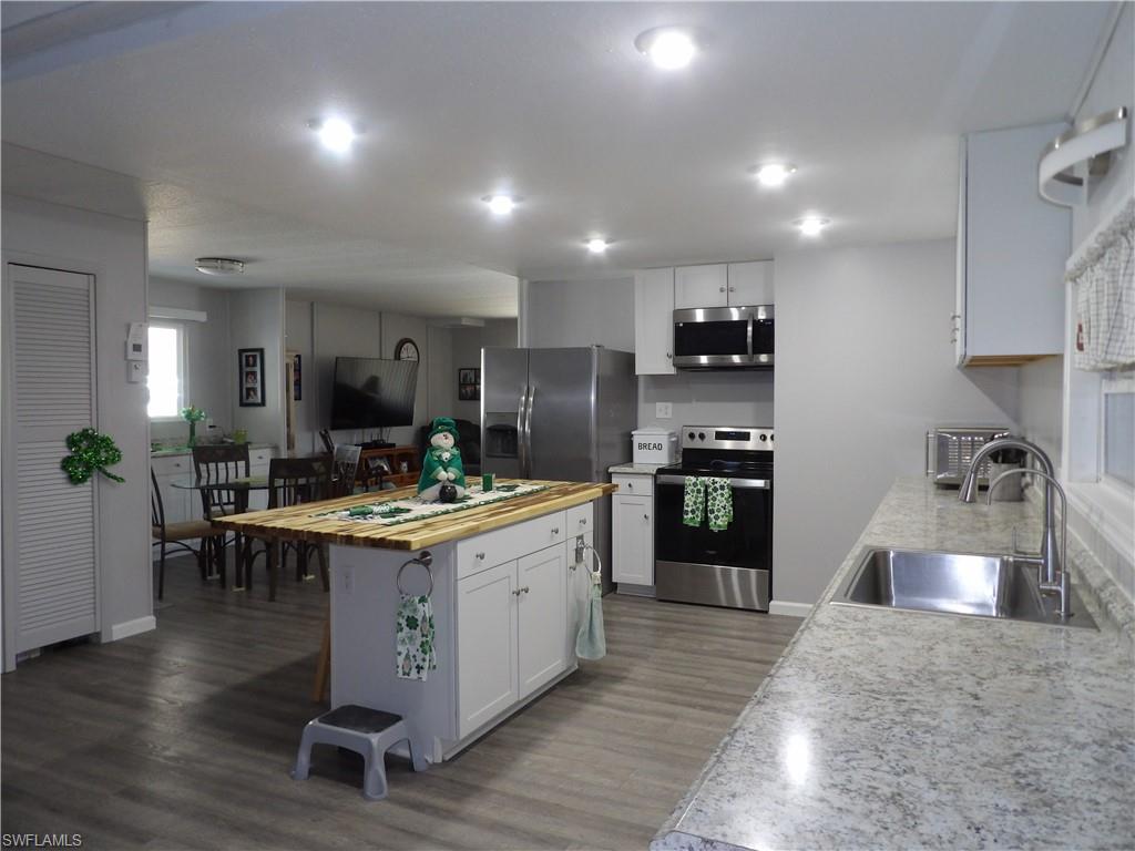 FOREST PARK MOBILE HOME - Residential