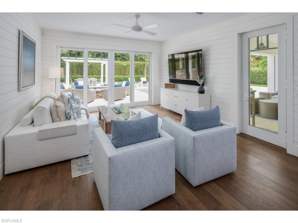 PARK SHORE - Residential