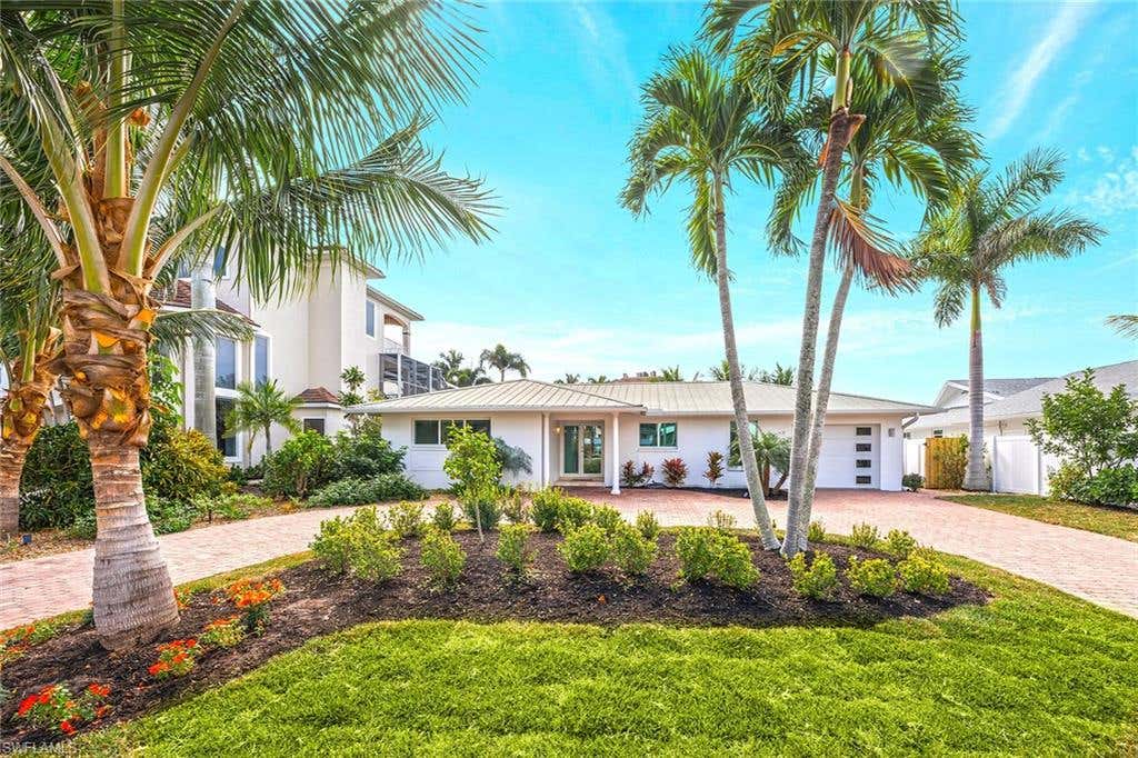 Photo of 418 Germain AVE, NAPLES, FL 34108 (MLS # 226004547)