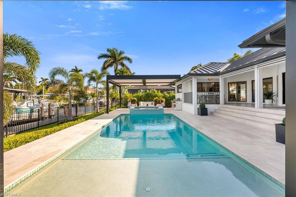 ROYAL HARBOR - Residential