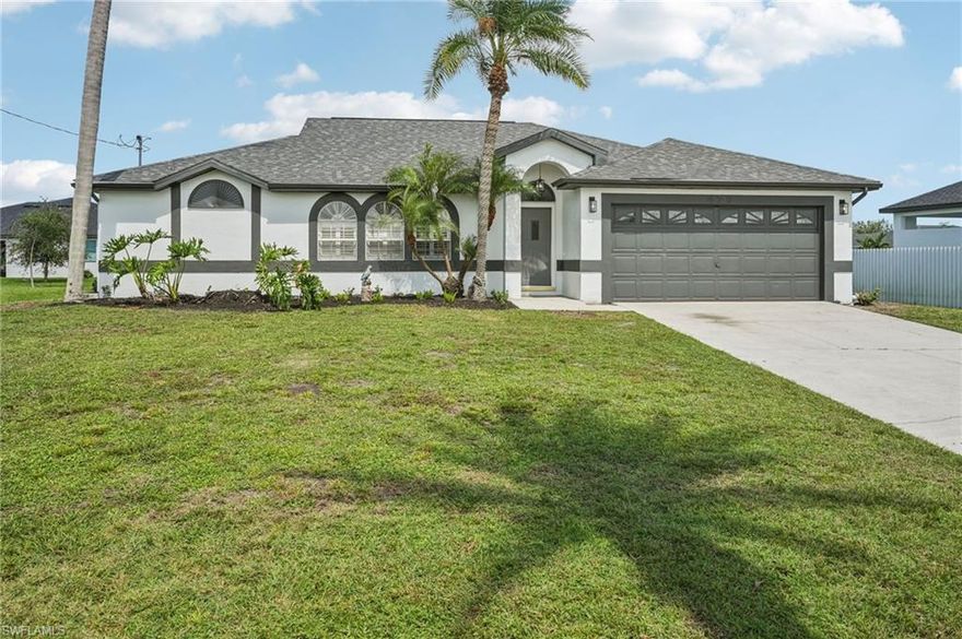 Beautifully updated home with a brand-new roof! This move-in ready property offers an open and inviting floor plan with abundant natural light. Recent updates include modern finishes in the kitchen, refreshed bathrooms, and stylish living spaces designed for comfort and functionality. Enjoy peace of mind with the new roof and the convenience of being located in NE Cape Coral, just minutes from shopping, dining, schools, and parks. Perfect as a primary residence, seasonal retreat, or investment opportunity.
? Key Features:
Brand-new roof for long-term value
Recently updated interior finishes
Open, bright, and functional layout
Convenient NE Cape Coral location near amenities