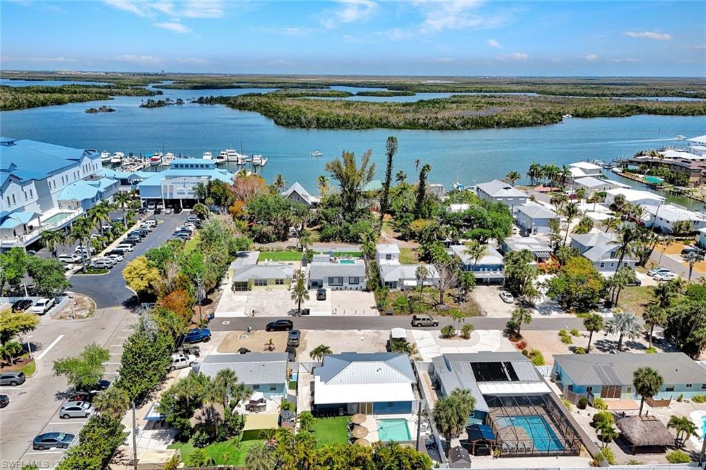 HOLIDAY SHORES - Residential