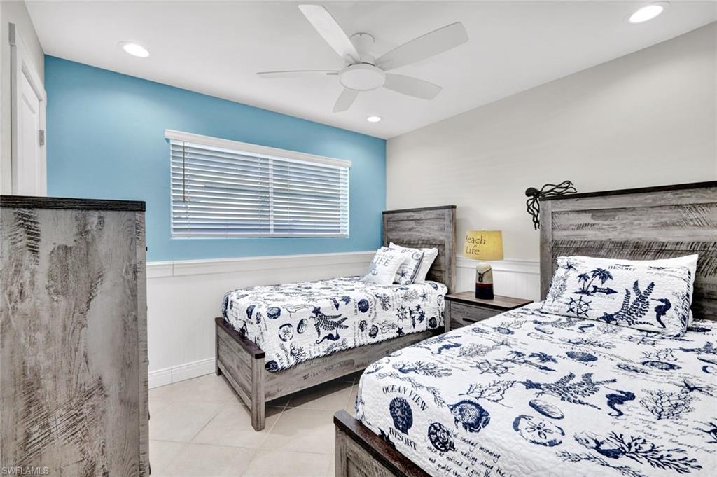 HOLIDAY SHORES - Residential