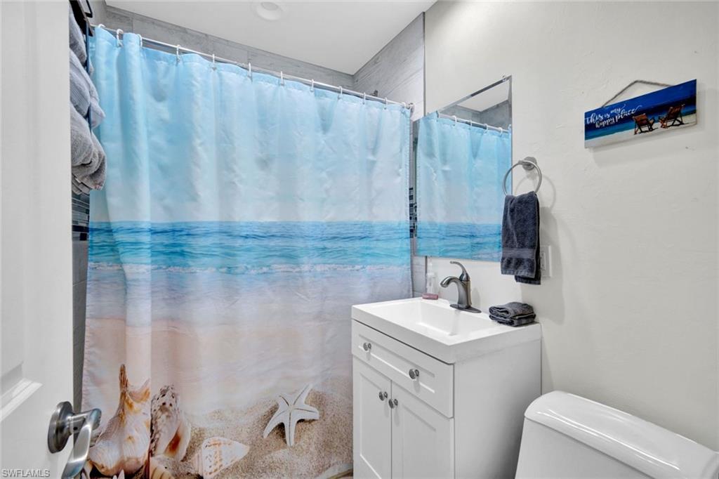 HOLIDAY SHORES - Residential