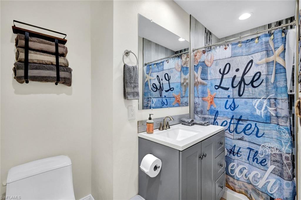 HOLIDAY SHORES - Residential