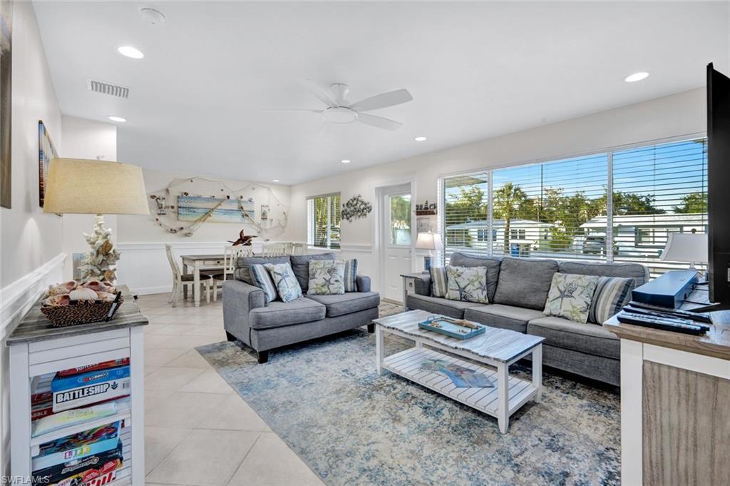 HOLIDAY SHORES - Residential