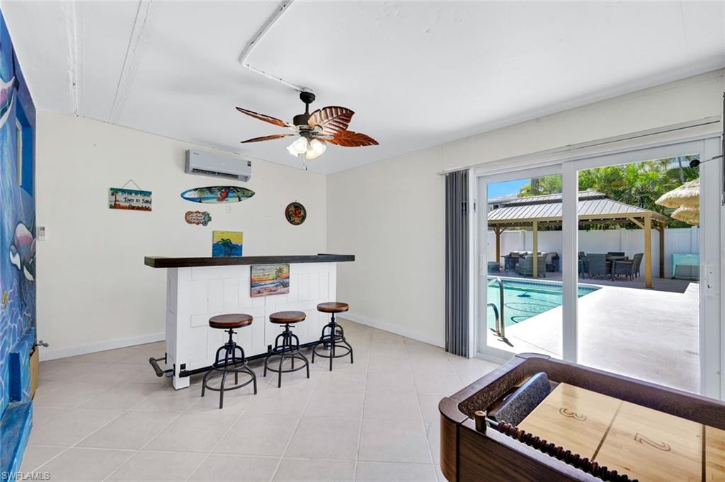 HOLIDAY SHORES - Residential