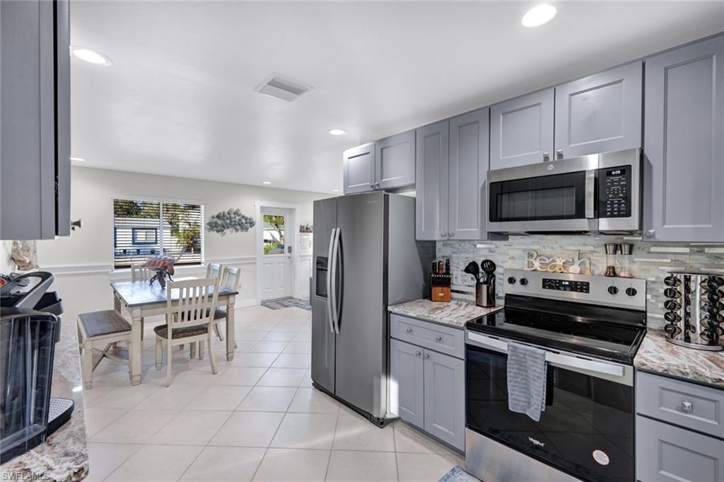 HOLIDAY SHORES - Residential