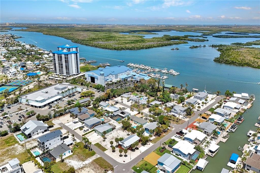 HOLIDAY SHORES - Residential