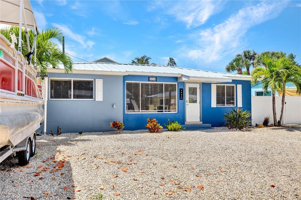 HOLIDAY SHORES - Residential