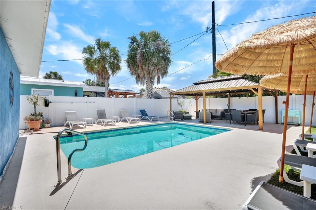 HOLIDAY SHORES - Residential