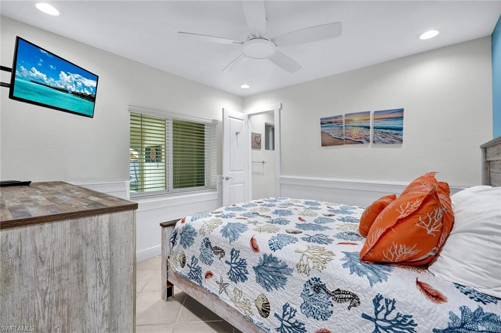 HOLIDAY SHORES - Residential