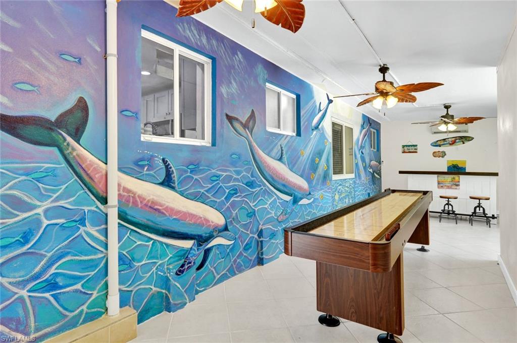 HOLIDAY SHORES - Residential