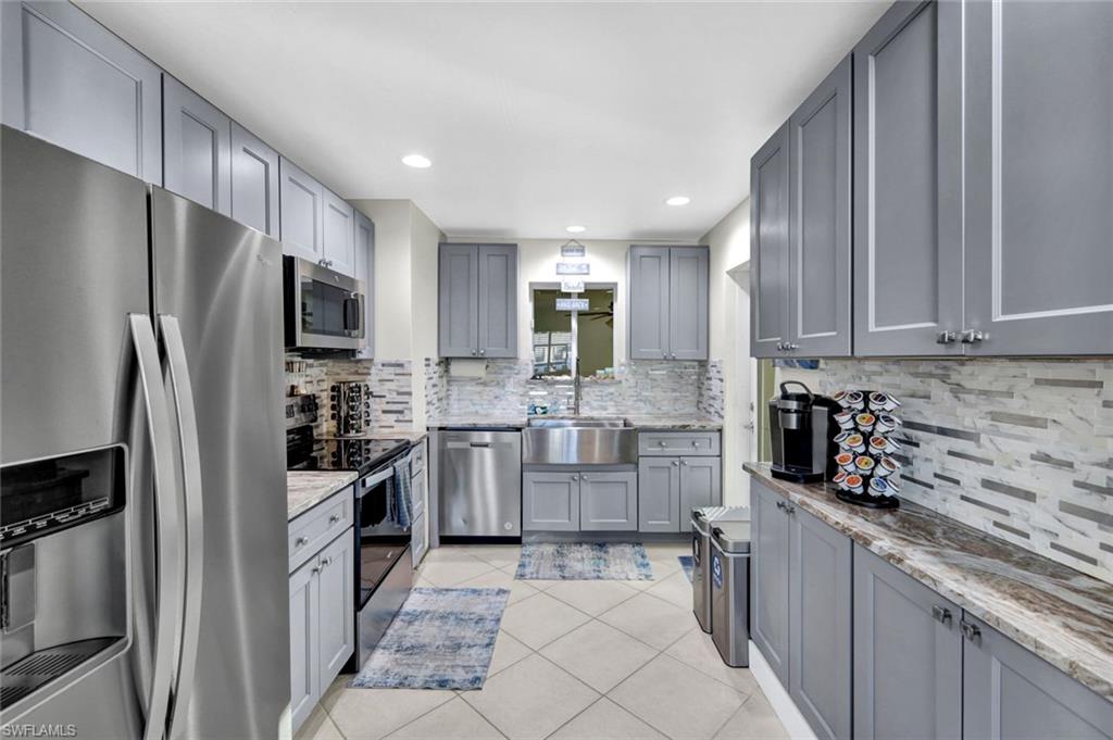 HOLIDAY SHORES - Residential