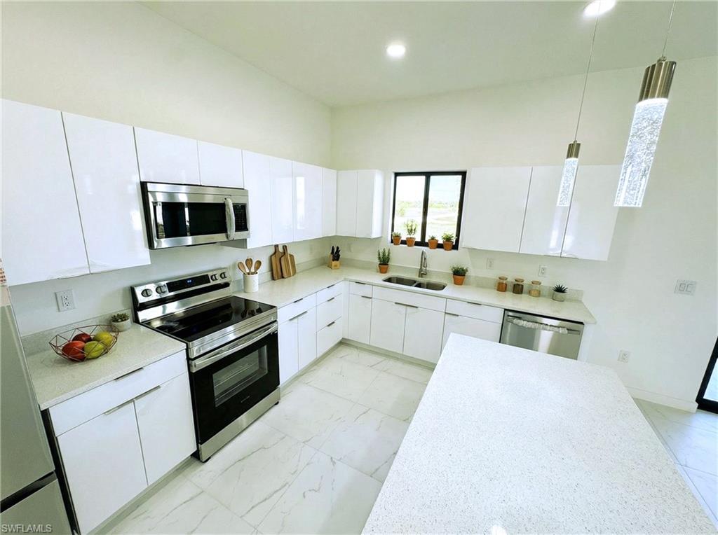 CAPE CORAL - Residential Lease