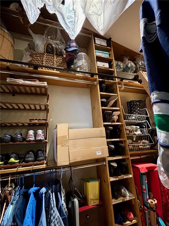 SAN CARLOS ESTATES - Residential