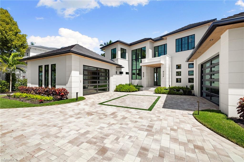 ROYAL HARBOR - Residential