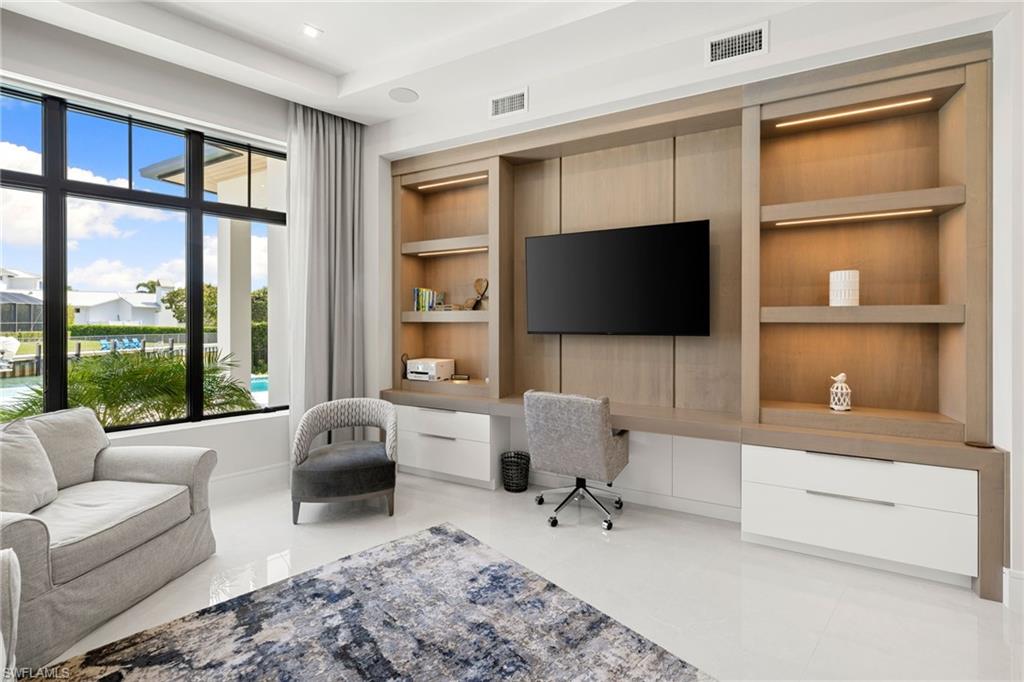 ROYAL HARBOR - Residential