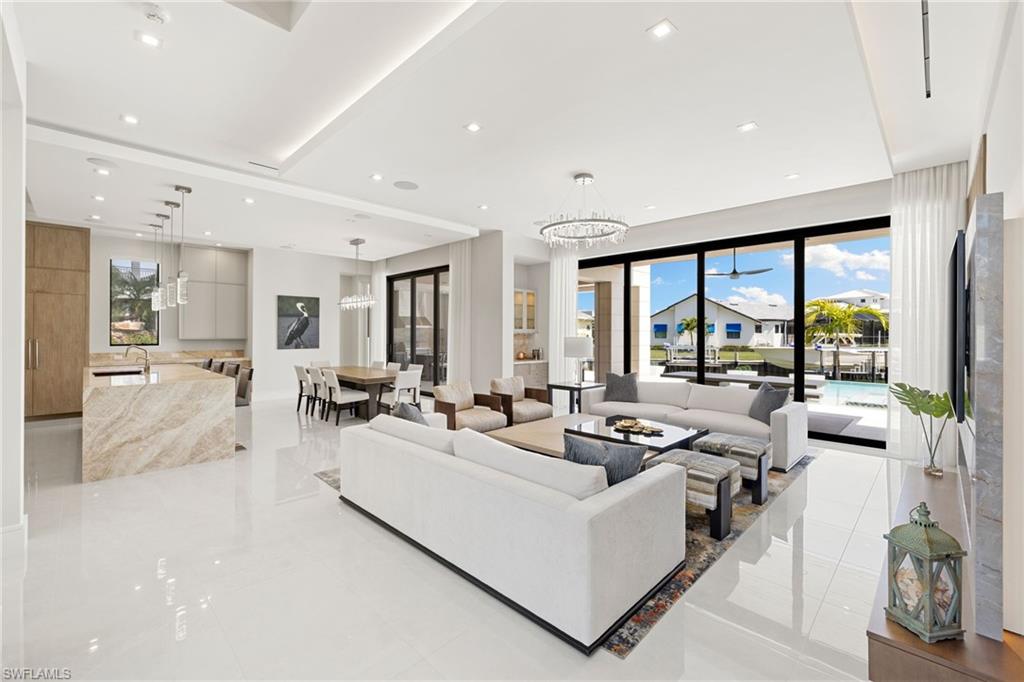 ROYAL HARBOR - Residential