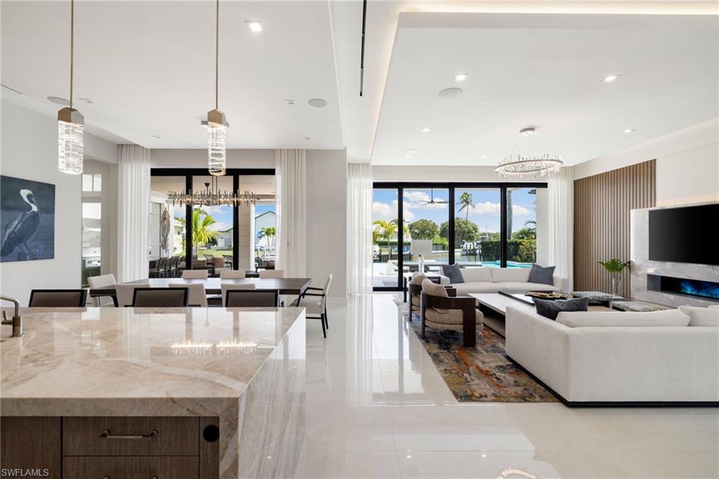 ROYAL HARBOR - Residential