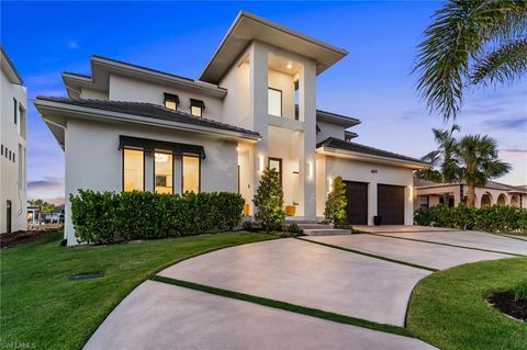 469 Germain AVE NAPLES FL 34108