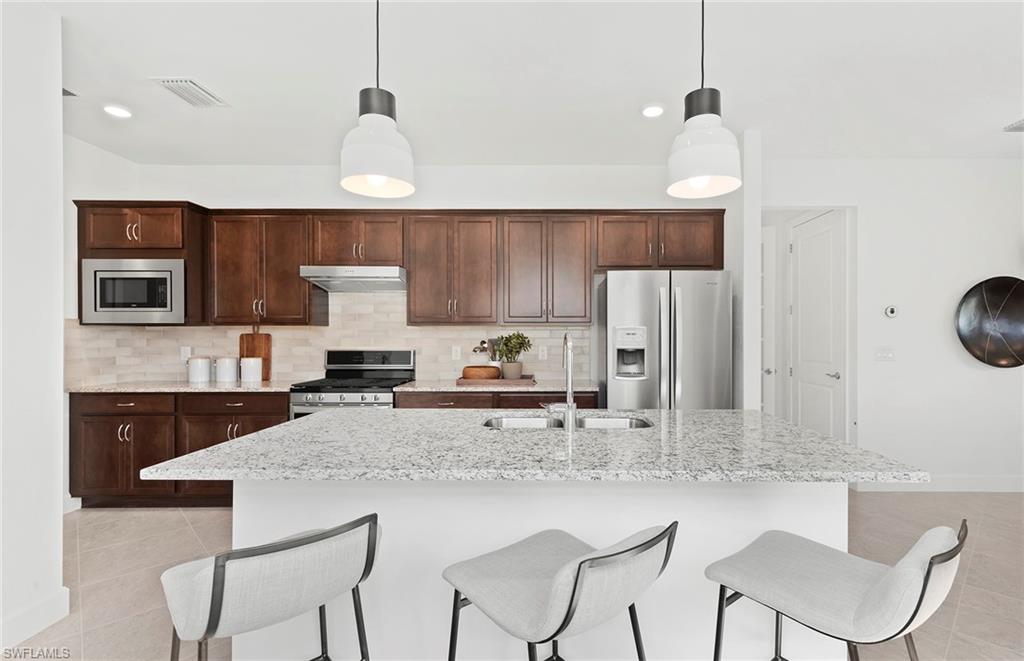 EDGEWATER - Residential