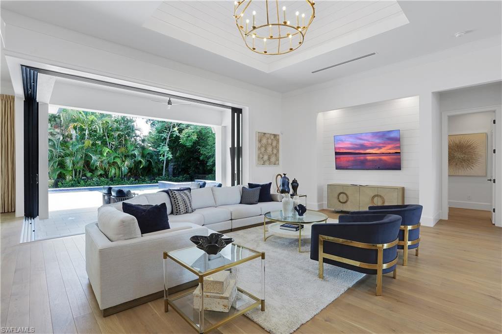 PARK SHORE - Residential