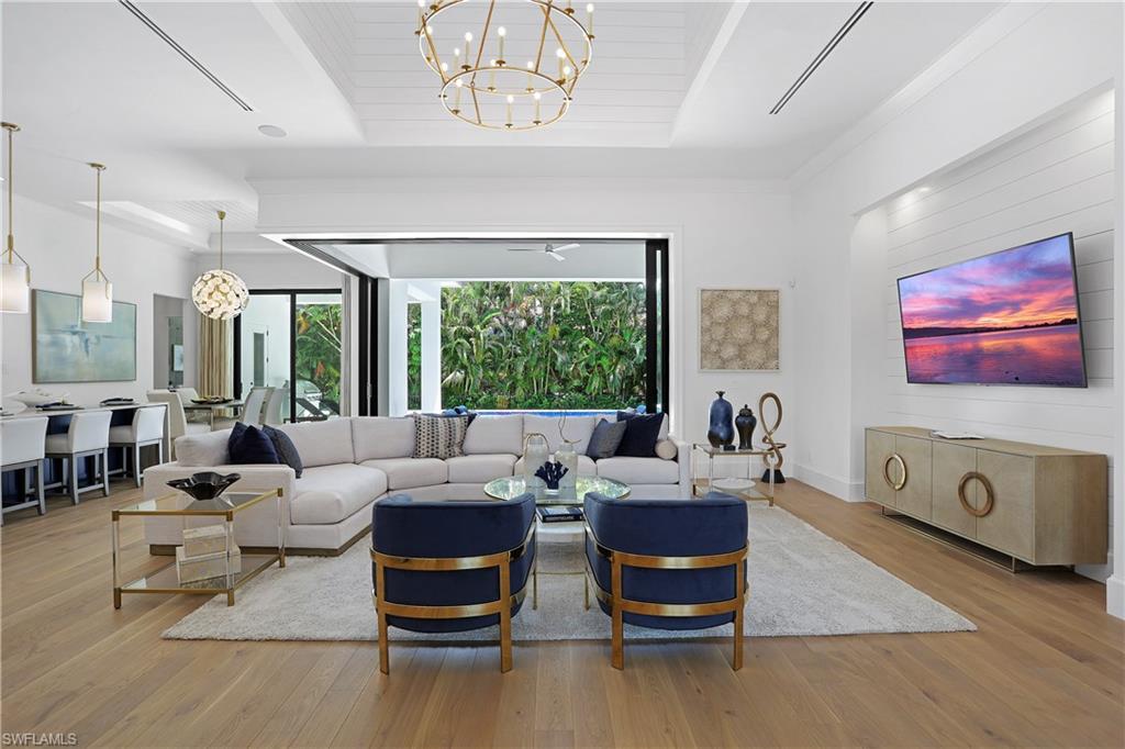 PARK SHORE - Residential