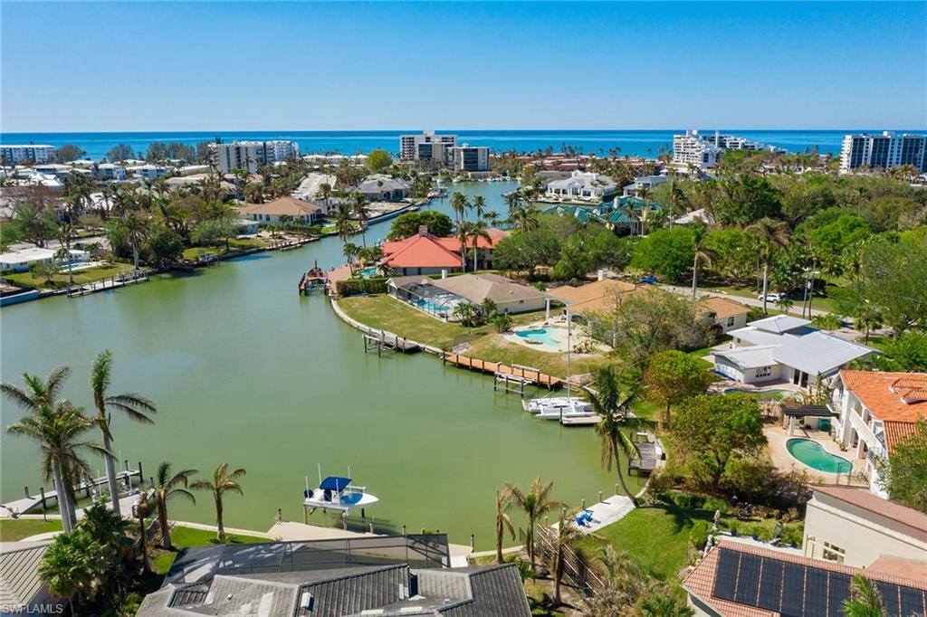 MOORINGS - Residential