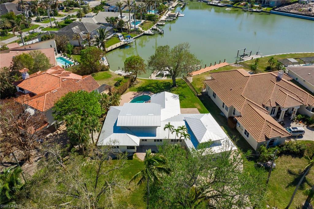 MOORINGS - Residential