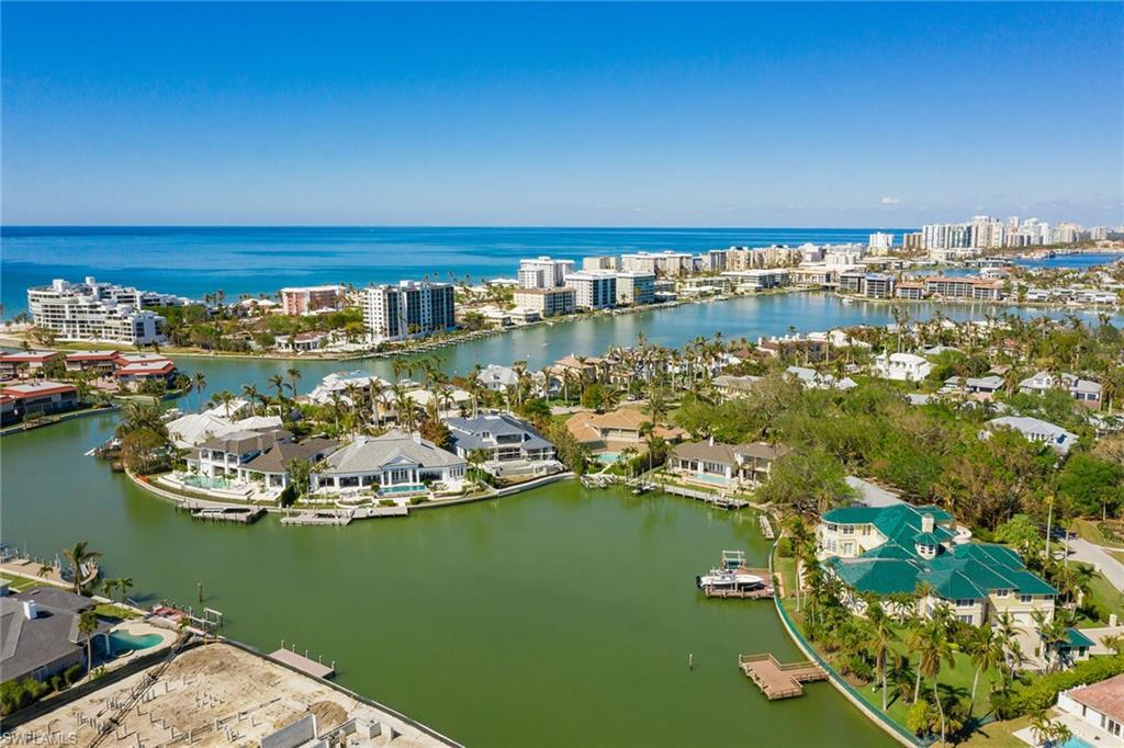 MOORINGS - Residential