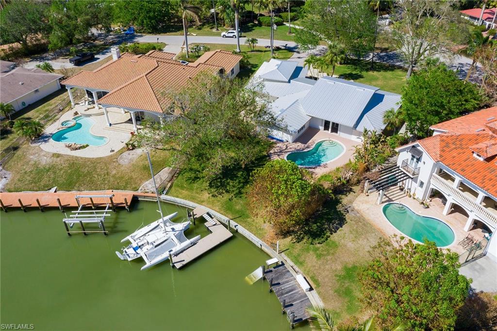 MOORINGS - Residential