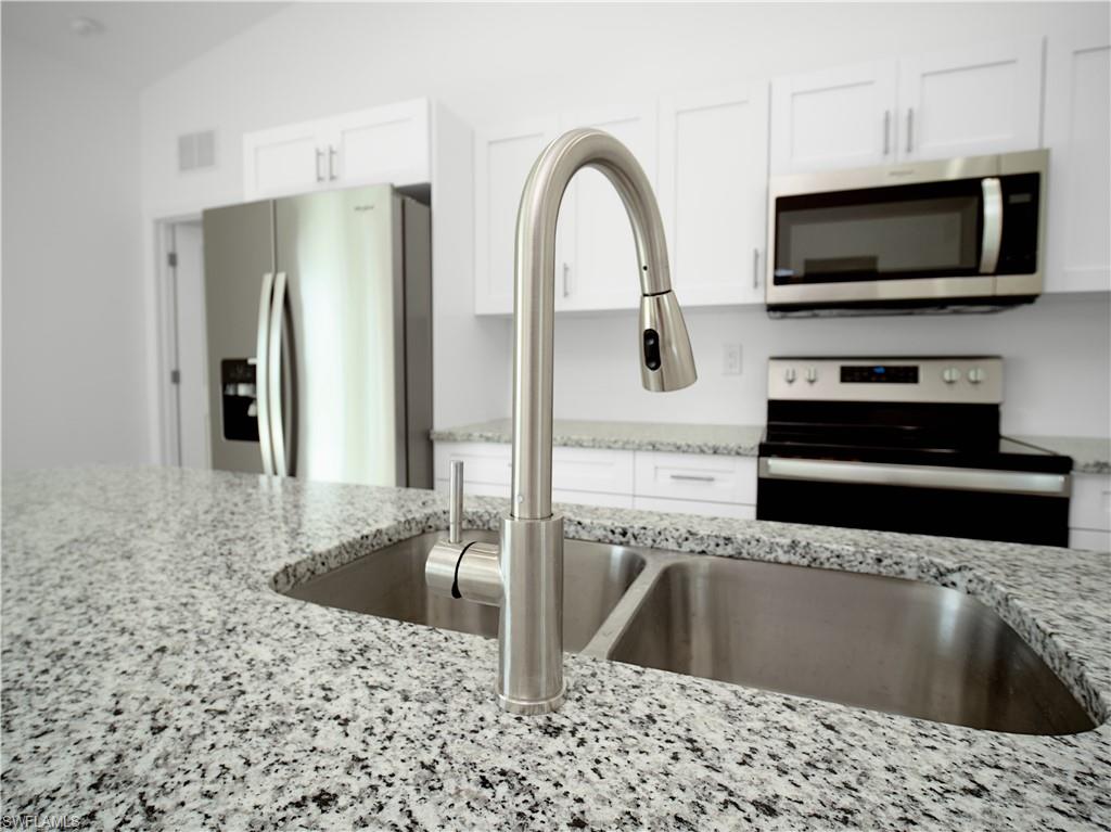 PORT LABELLE - Residential Lease