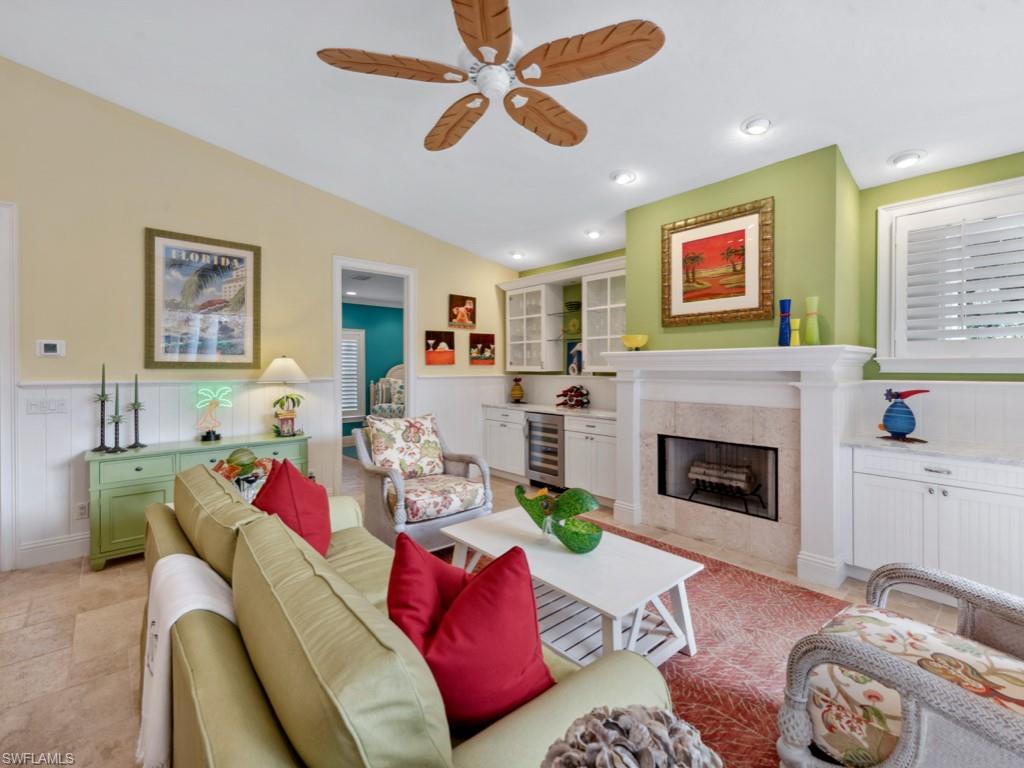 BARRINGTON AT PELICAN BAY - Residential