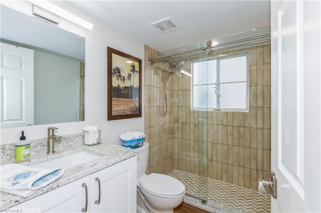 LAKESIDE GARDENS - Residential Lease