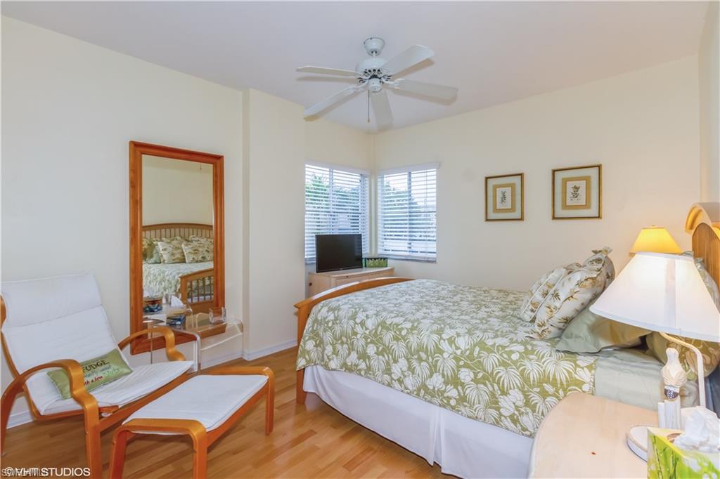 LAKESIDE GARDENS - Residential Lease