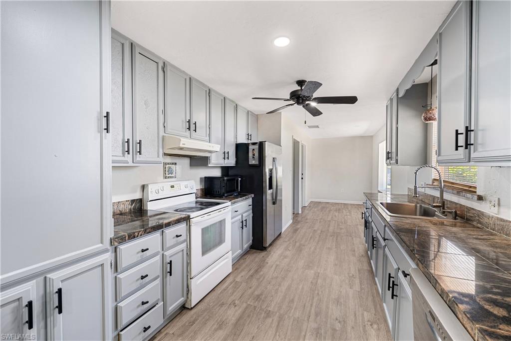 GOLDEN GATE CITY - Residential