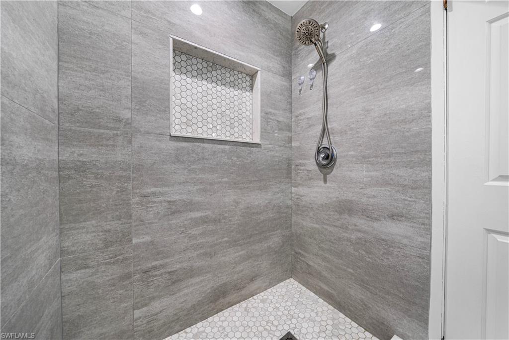 GOLDEN GATE CITY - Residential