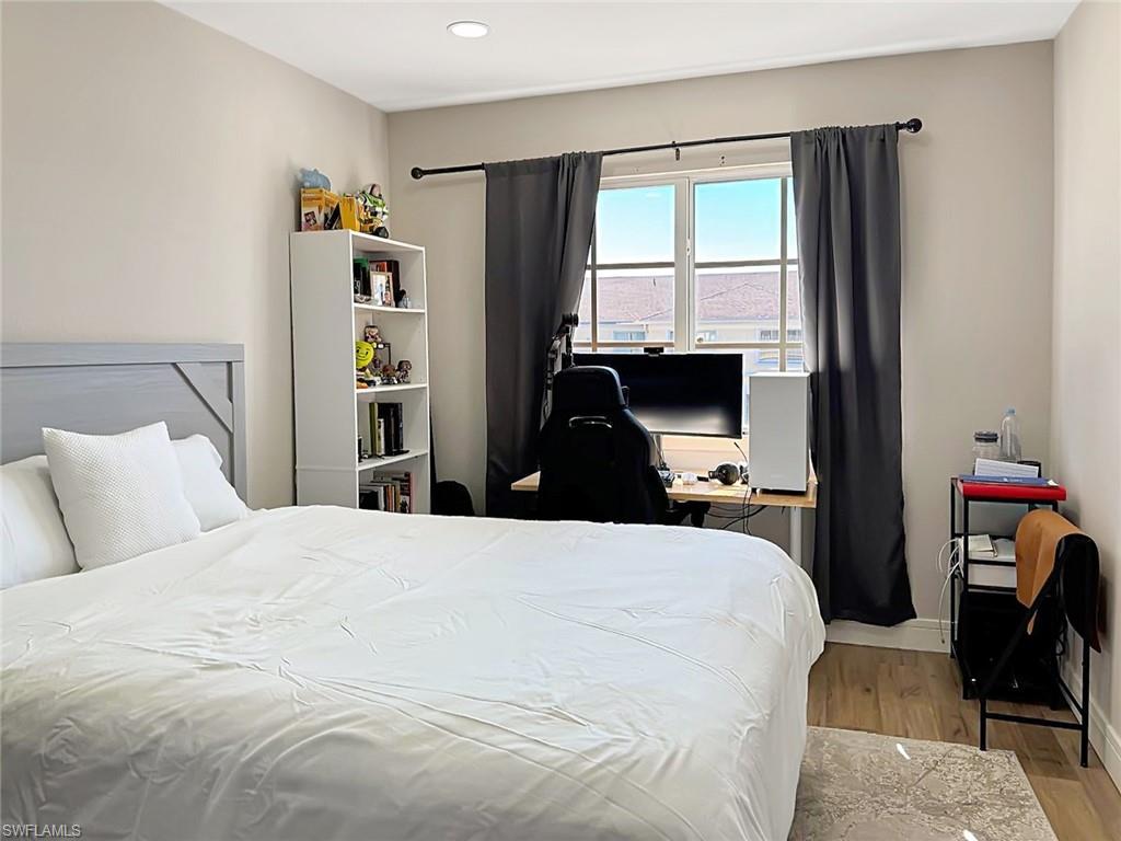 ENCLAVE AT CYPRESS LAKE CONDO - Residential