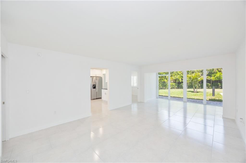 SWAN LAKE CLUB - Residential